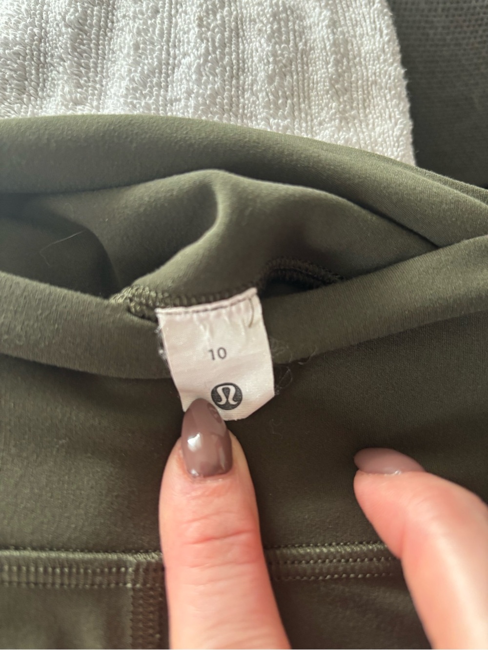 lululemon athletica Align Olive Green joggers - Picture 3 of 5
